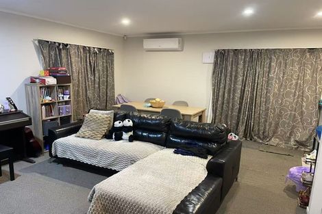 Photo of property in 2 Cranberry Place, Bucklands Beach, Auckland, 2012