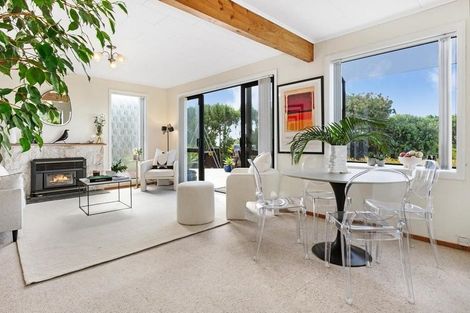 Photo of property in 1 Porter Place, Paekakariki, 5034