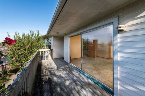 Photo of property in 15 Camelot Place, Glenfield, Auckland, 0629