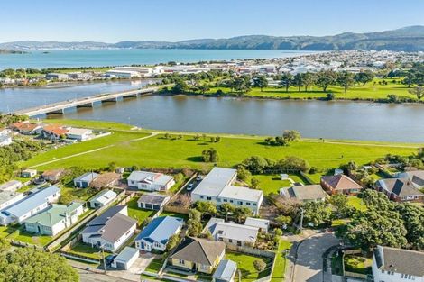 Photo of property in 17 Pirie Crescent, Moera, Lower Hutt, 5010