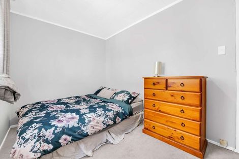 Photo of property in 2/4 Calvert Street, Papakura, 2110