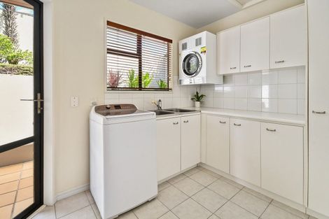 Photo of property in 37 Clyside Avenue, Half Moon Bay, Auckland, 2012