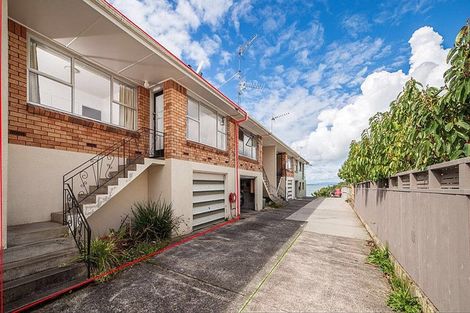 Photo of property in 2/16 Beach Road, Castor Bay, Auckland, 0620