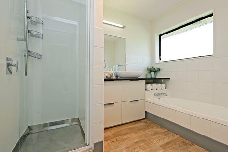 Photo of property in 2 Alley Place, Taradale, Napier, 4112