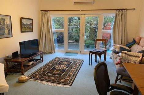 Photo of property in 15 Glenbervie Terrace, Thorndon, Wellington, 6011