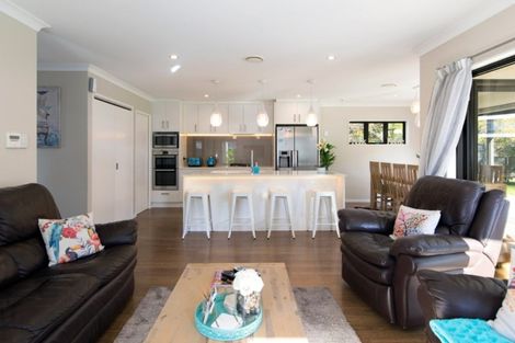 Photo of property in 29 Wautaiti Drive, Riverhead, 0820