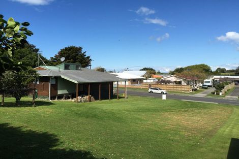 Photo of property in 2b Browns Drive, Waihi Beach, 3611