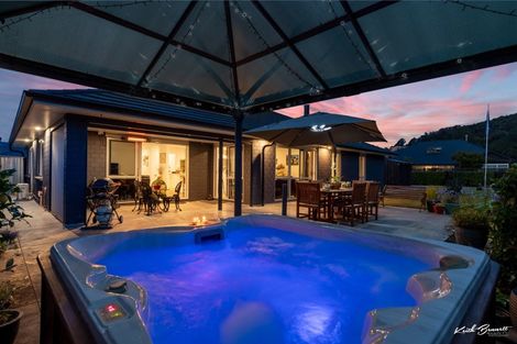 Photo of property in 33 Buddle Road, Wallaceville, Upper Hutt, 5018