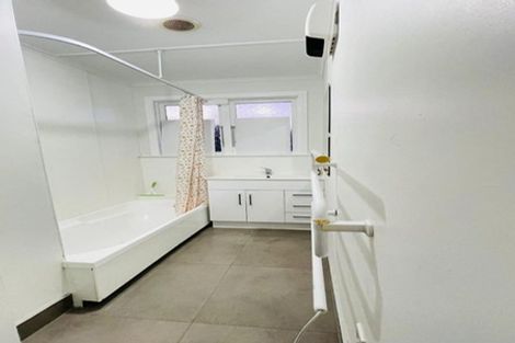 Photo of property in 231 Hepburn Road, Glendene, Auckland, 0602