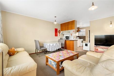 Photo of property in 2/152 Lincoln Road, Henderson, Auckland, 0610