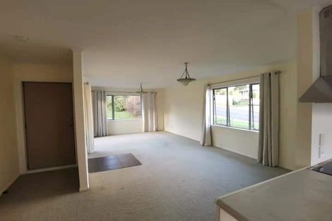 Photo of property in 2 Tonkin Drive, Sunnynook, Auckland, 0620