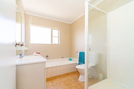 Photo of property in 6 Waikaremoana Place, Pakuranga Heights, Auckland, 2010