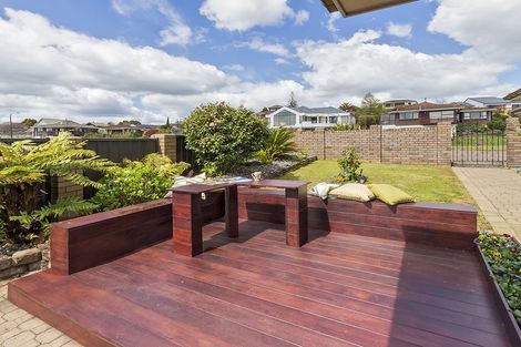 Photo of property in 53 Dalwhinnie Parade, Highland Park, Auckland, 2010