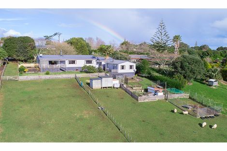 Photo of property in 120 Colombo Road, Waiuku, 2123