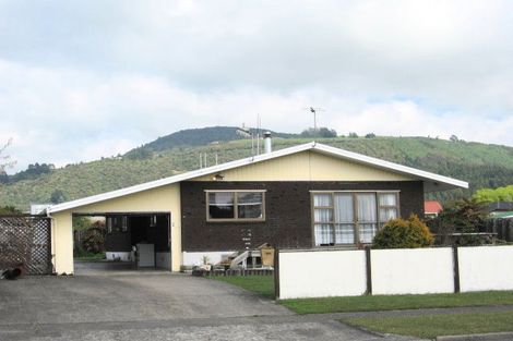 Photo of property in 99 Aquarius Drive, Kawaha Point, Rotorua, 3010