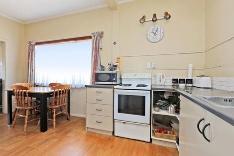 Photo of property in 605 Grove Road, Mayfair, Hastings, 4122