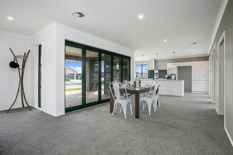 Photo of property in 35 Tulip Drive, Cambridge, 3434