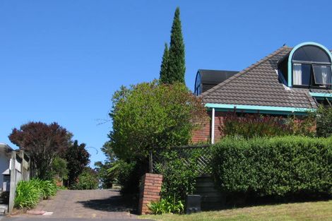 Photo of property in 3/2 Dallinghoe Crescent, Milford, Auckland, 0620