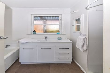 Photo of property in 1 Puriri Road, Manurewa, Auckland, 2102