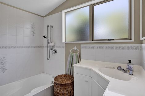 Photo of property in 70 Doone Street, Lynmouth, New Plymouth, 4310