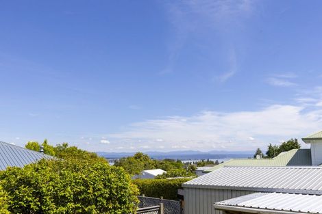 Photo of property in 28 Lakeridge Close, Rangatira Park, Taupo, 3330