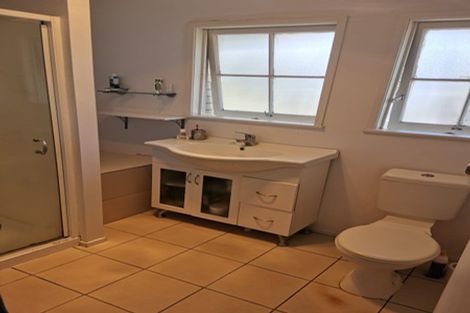 Photo of property in 1/14 Ellice Road, Totara Vale, Auckland, 0629