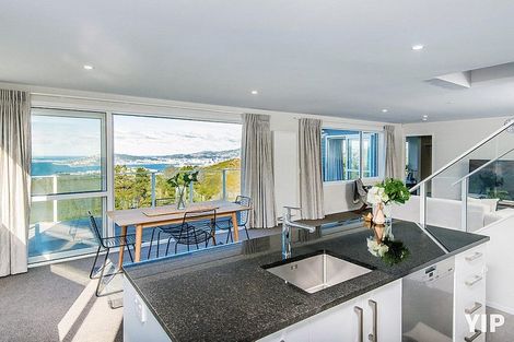 Photo of property in 8 Cessna Way, Newlands, Wellington, 6037