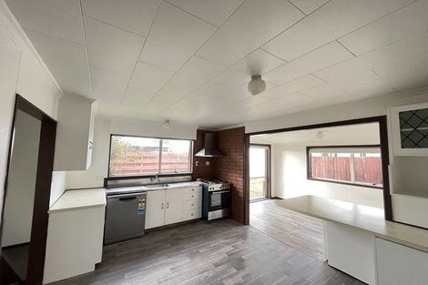 Photo of property in 55 Manu Crescent, Upper Vogeltown, New Plymouth, 4310