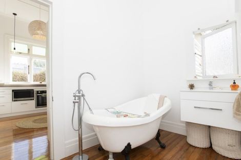 Photo of property in 337 Aberdeen Road, Gisborne, 4010