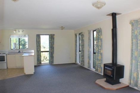 Photo of property in 5 Westra View, Tawa, Wellington, 5028