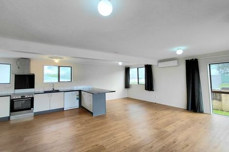 Photo of property in 1/30 Chislehurst Street, Henderson, Auckland, 0612