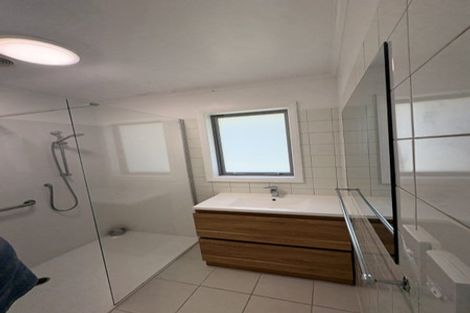 Photo of property in 63 Breaker Bay Road, Breaker Bay, Wellington, 6022