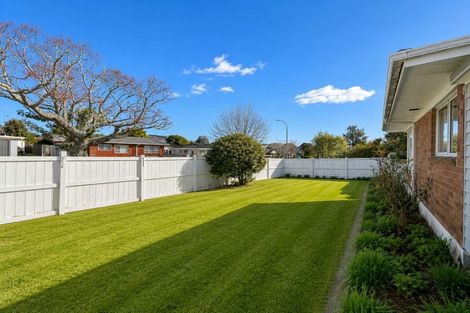 Photo of property in 1/10 Ballater Place, Highland Park, Auckland, 2010