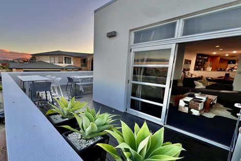 Photo of property in 16 Southworth Place, Grandview Heights, Hamilton, 3200