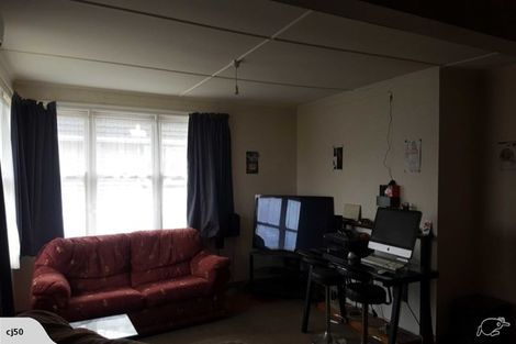 Photo of property in 19 Holland Crescent, Bulls, 4818