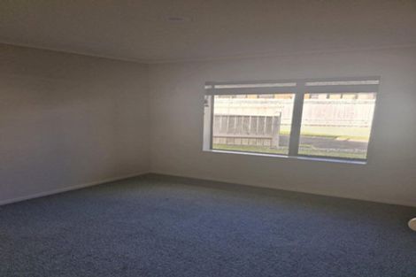 Photo of property in 26 Karamea Street, Whalers Gate, New Plymouth, 4310