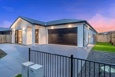Photo of property in 17 Mcindoe Road, Kumeu, 0810