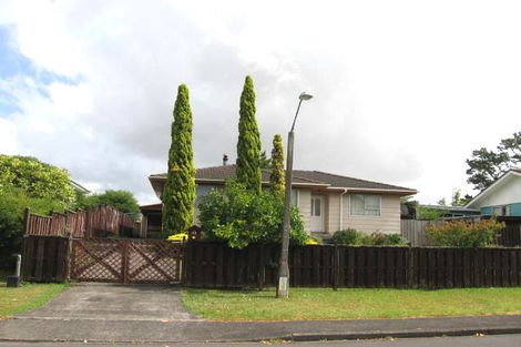 Photo of property in 32 Serwayne Place, Sunnyvale, Auckland, 0612