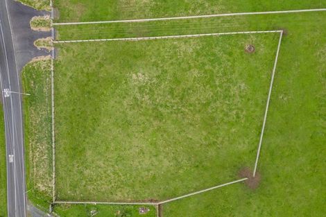 Photo of property in 2586 Awhitu Road, Awhitu, 2684