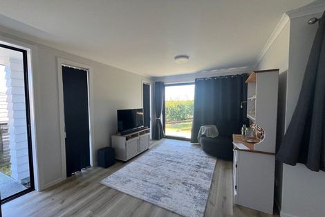 Photo of property in 3 Weka Close, Red Beach, 0932