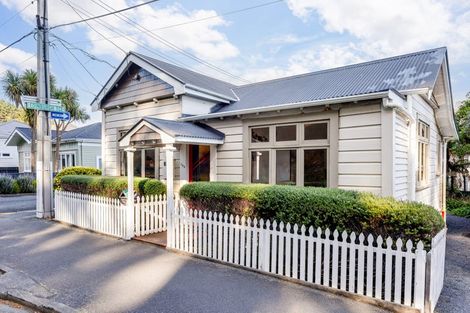 Photo of property in 152 Russell Terrace, Berhampore, Wellington, 6023