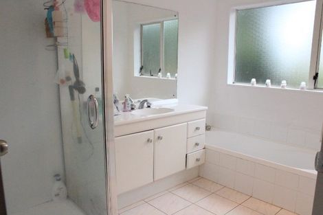 Photo of property in 1/25 Keswick Close, Northpark, Auckland, 2013