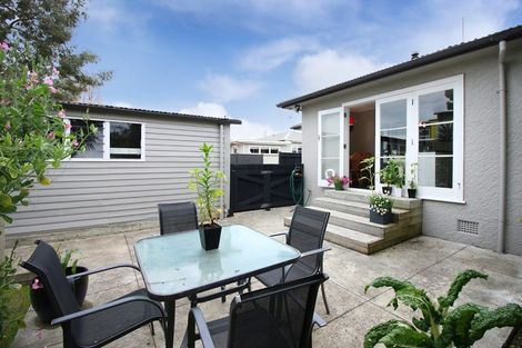 Photo of property in 5 Stirling Crescent, Hokowhitu, Palmerston North, 4410