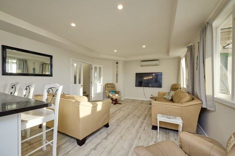 Photo of property in 73 Churchill Street, Kaikoura, 7300