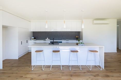 Photo of property in 17 Aratoro Place, Mount Pleasant, Christchurch, 8081