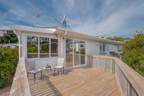 Photo of property in 2 Annan Grove, Papakowhai, Porirua, 5024