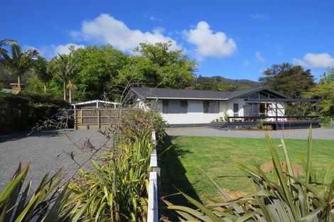 Photo of property in 30 Driving Creek Road, Coromandel, 3506