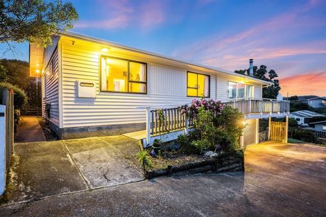 Photo of property in 6 Inlet View, Titahi Bay, Porirua, 5022