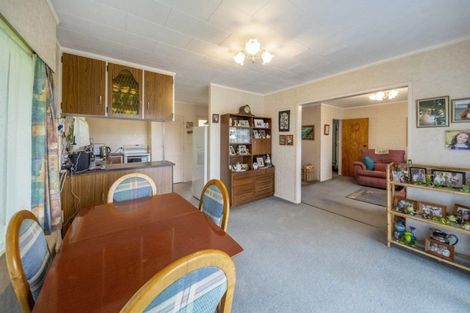 Photo of property in 32 Kauri Street, Merrilands, New Plymouth, 4312