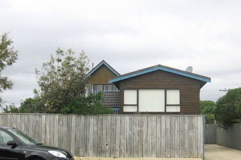 Photo of property in 53 Marine Parade, Paraparaumu Beach, Paraparaumu, 5032